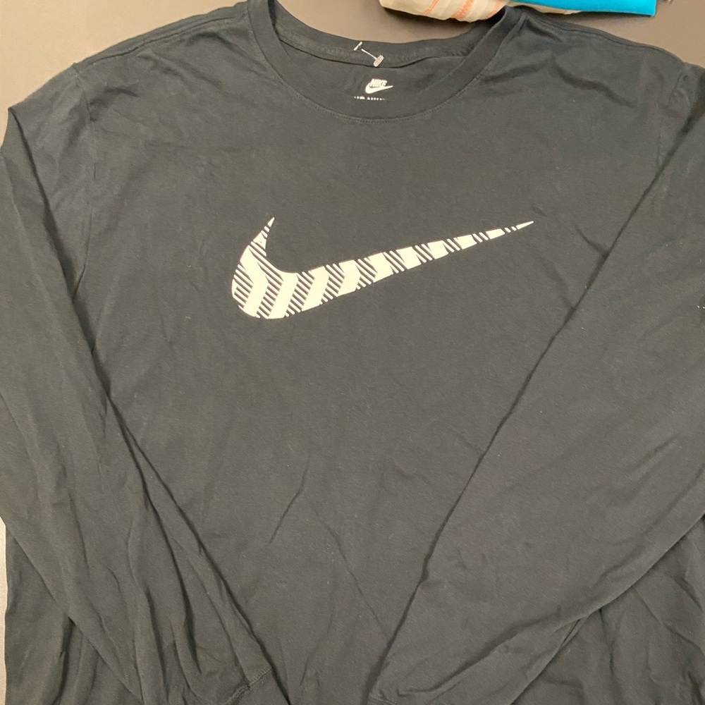 Men’s Nike tee